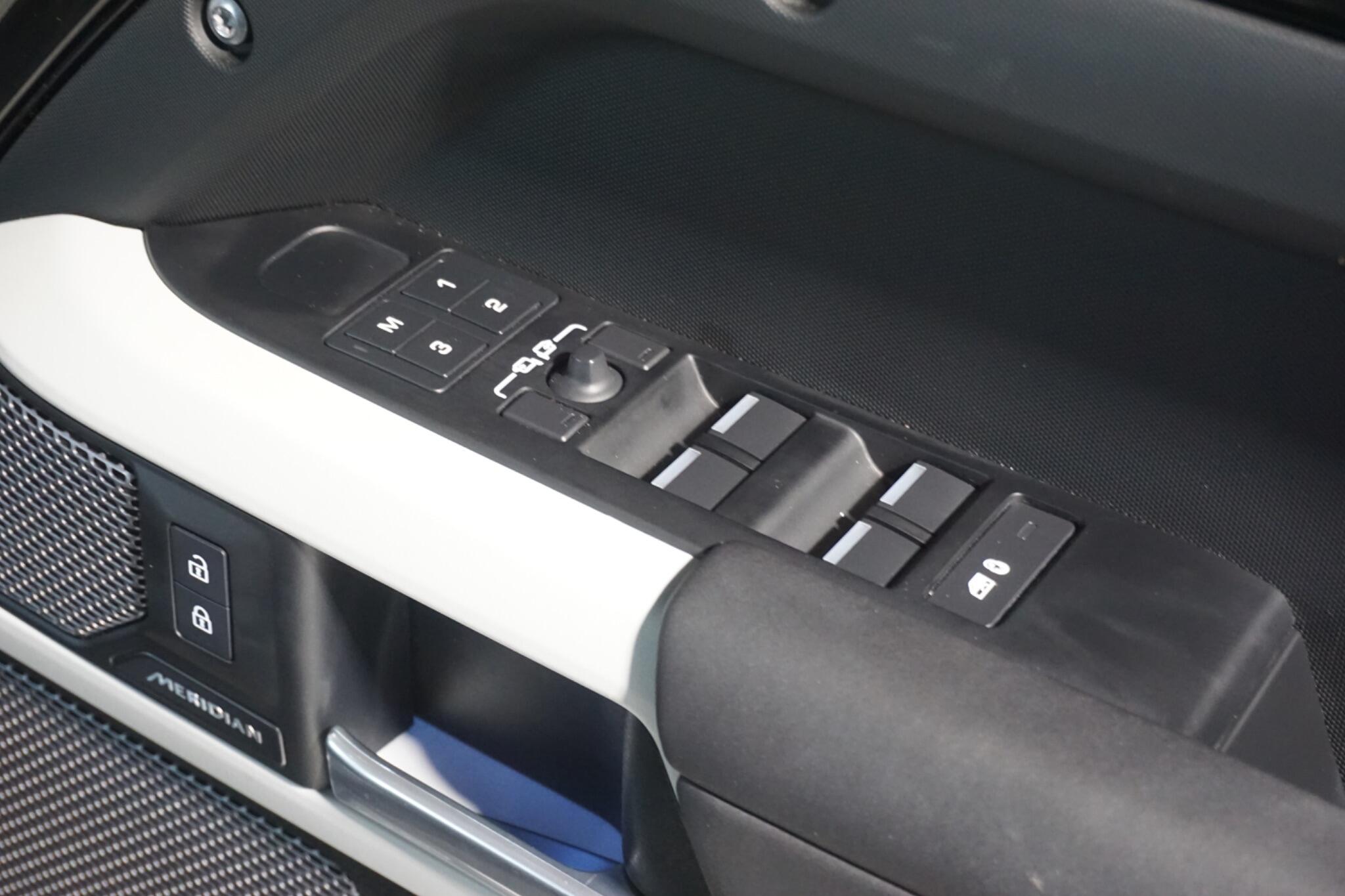 Land Rover Defender 110 3.0 D250 MHEV XS Edition SUV 5dr Diesel Auto 4WD Euro 6 (s/s) (250 ps)
